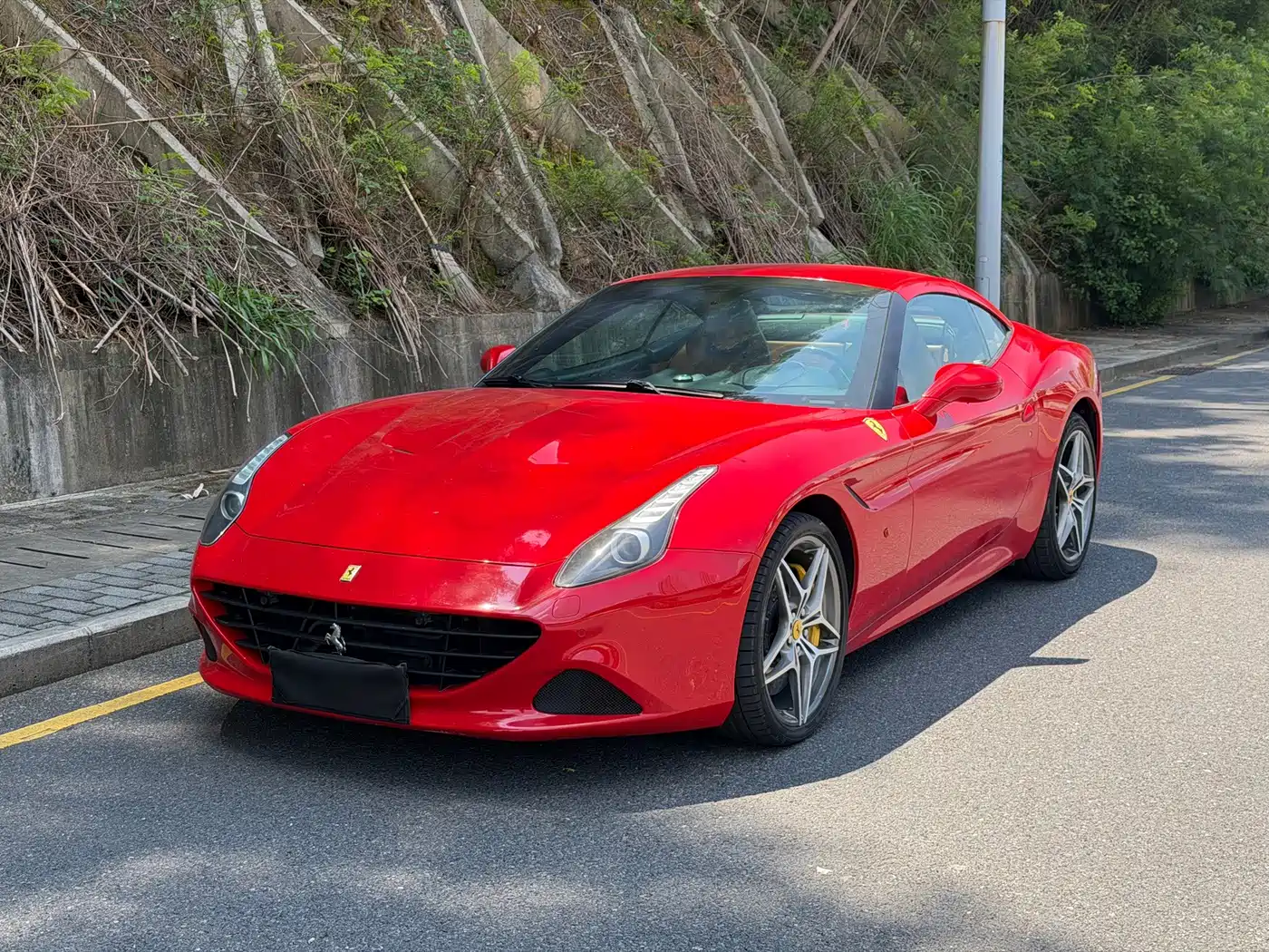 Фото 1 - Ferrari California T