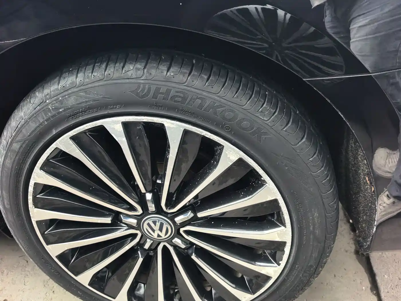 Volkswagen Passat 2017 330TSI DSG Luxury фото 12