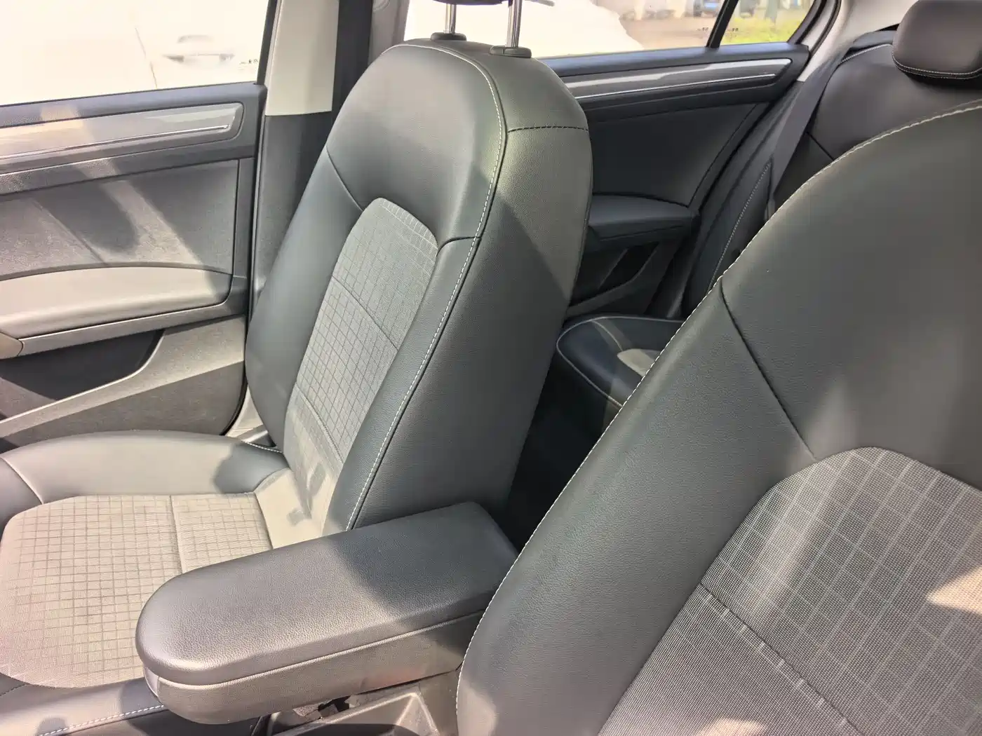 Volkswagen Santana 2016 1.6L Automatic Comfort Edition фото 23