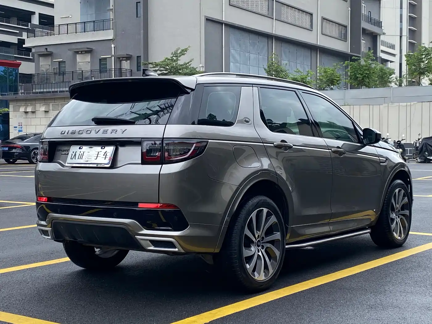 Land Rover Discovery Sport 2021 249PS R-Dynamic SE Performance Technology Edition 5-seater фото 5