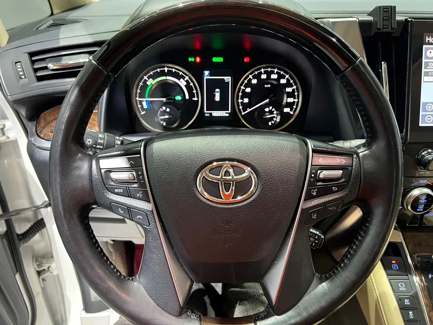 Toyota Alphard 2021 Hybrid 2.5L Luxury фото 10