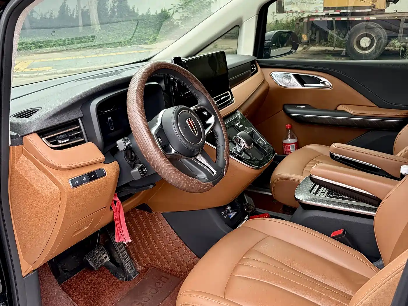 Hongqi HQ9 2023 2.0T Smart Connect Flag Joy Edition фото 4