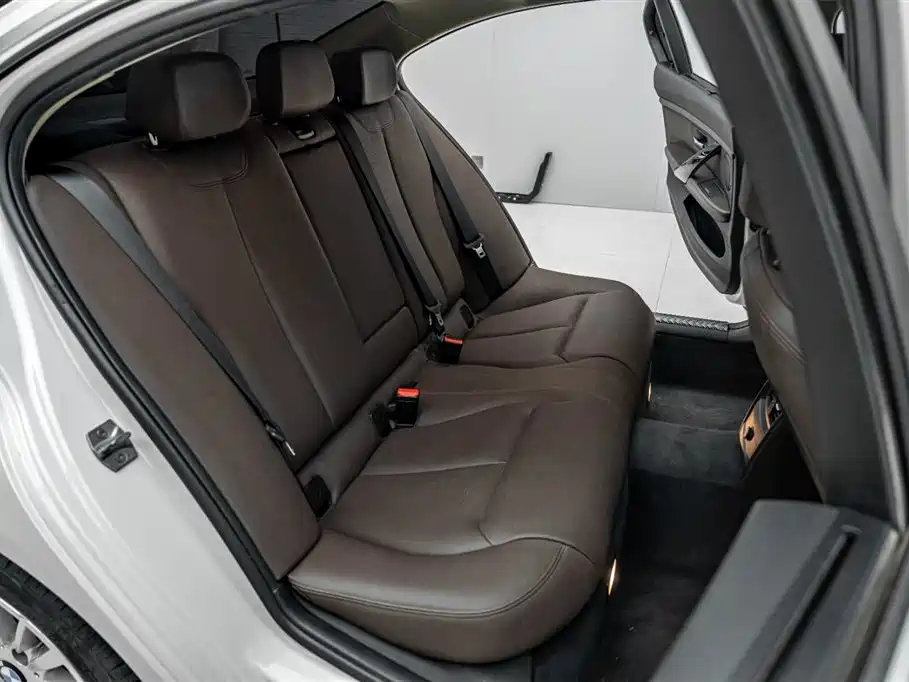 BMW 3 Series 2018 320Li Fashion Style фото 25