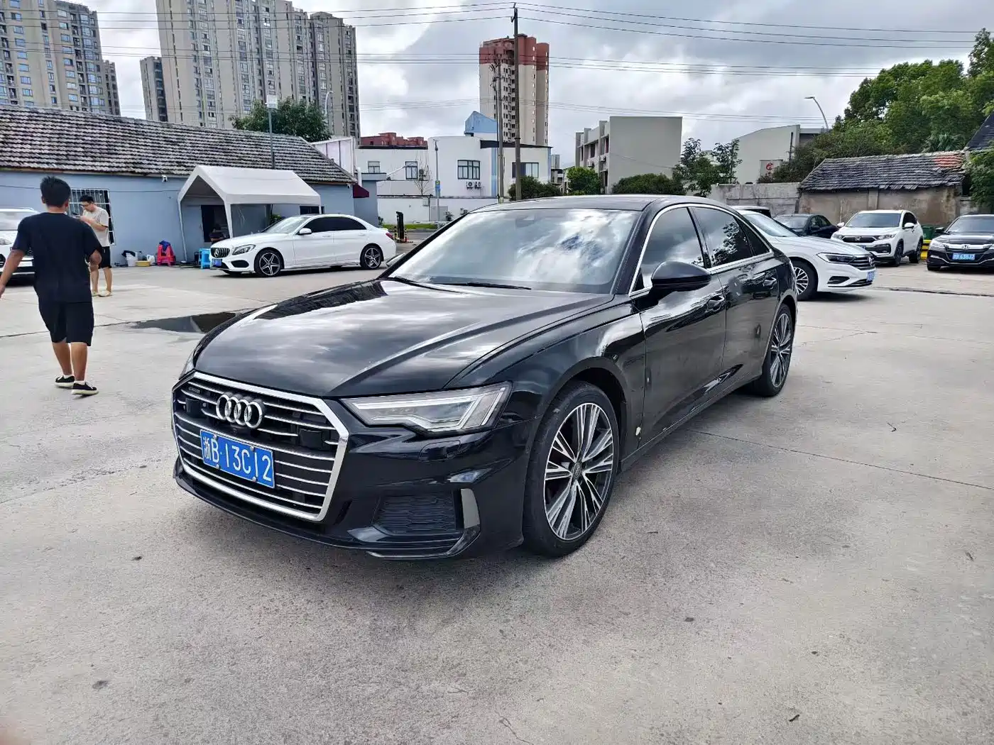 Фото 1 - Audi A6L