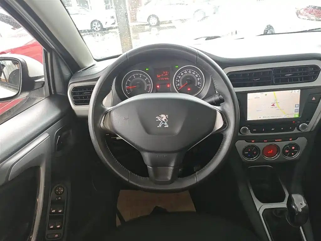 Peugeot 301 2014 1.6L Manual Luxury Edition фото 11