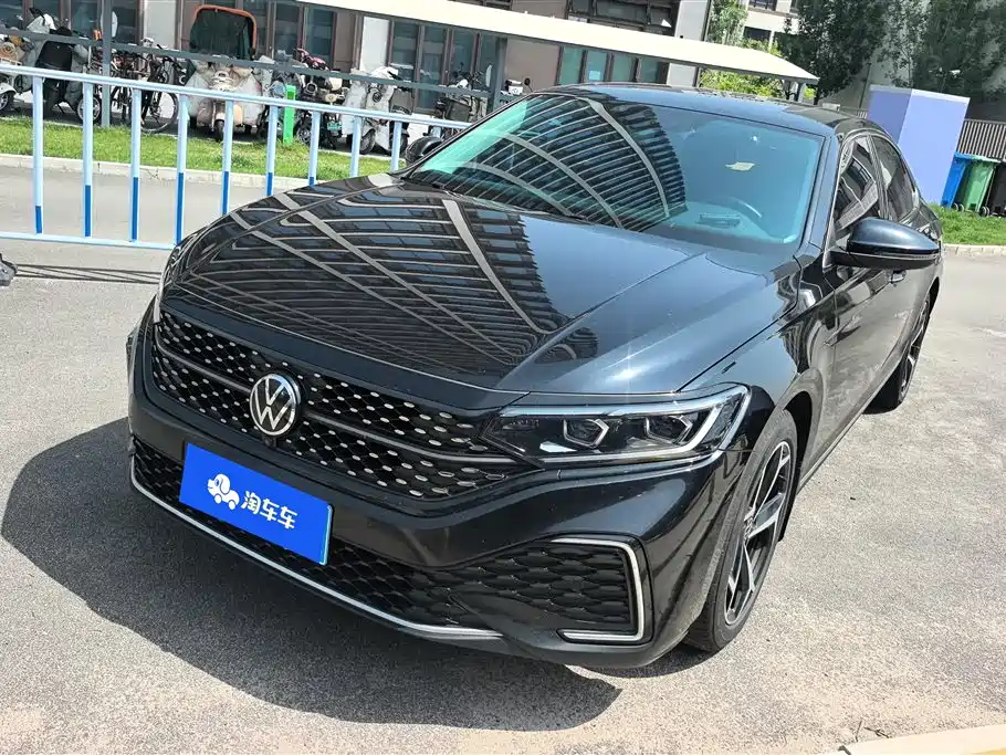 Volkswagen Passat 2025 Outstanding 380TSI Starlight Dragon Glory Edition