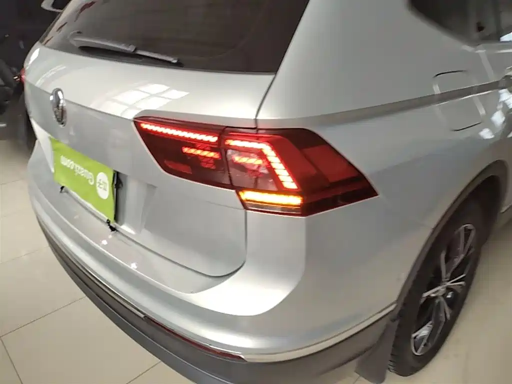 Volkswagen Tiguan L 2019 380TSI Auto AWD Smart Luxury Edition China V фото 8