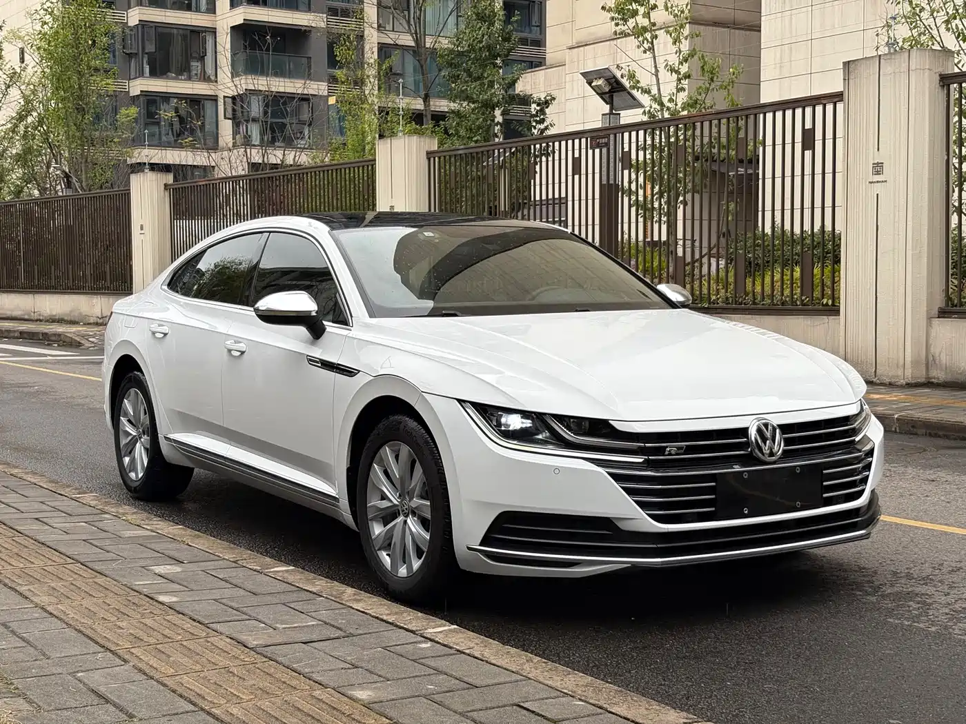 Volkswagen FAW-Volkswagen CC 2019 330TSI Elegance Edition China VI фото 3