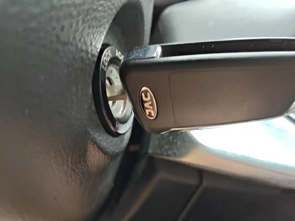 JAC Motors JAC Refine R3 2019 2018 1.6L Manual Luxury Sunroof