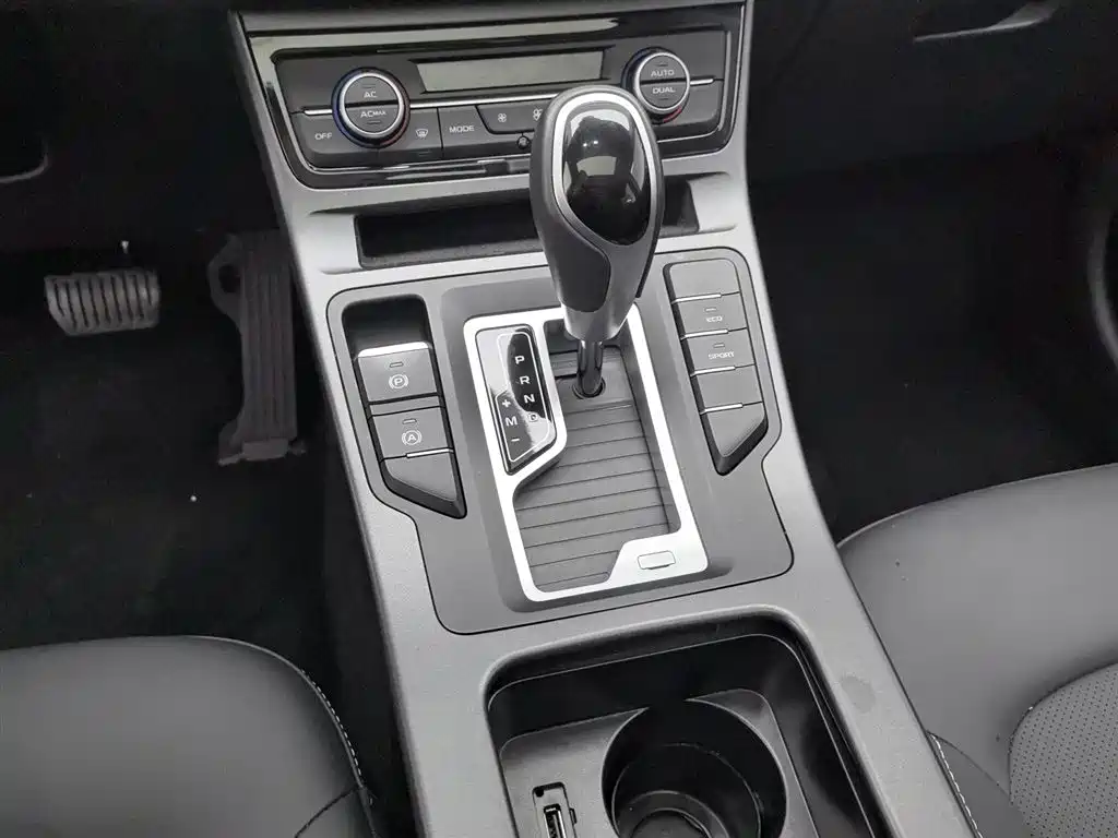 GEELY AUTOMOBILE EMGRAND GL