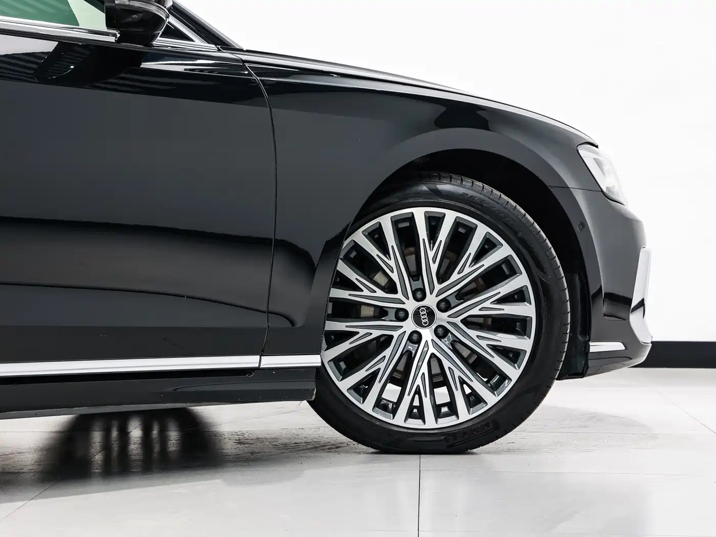 Audi A8 2023 A8L 50 TFSI quattro Premium фото 25