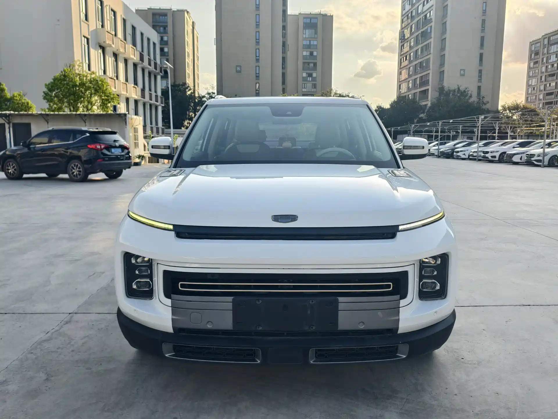 Фото 2 - Geely ICON