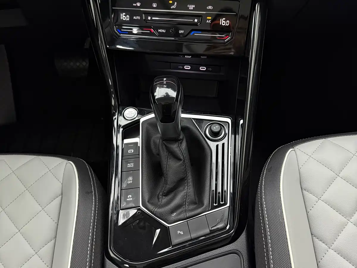 Volkswagen Tayron 2023 280TSI 2WD Luxury Plus Advanced Edition фото 16