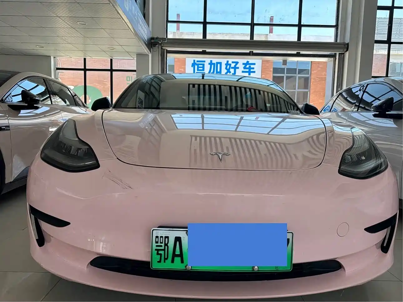 TESLA MODEL 3