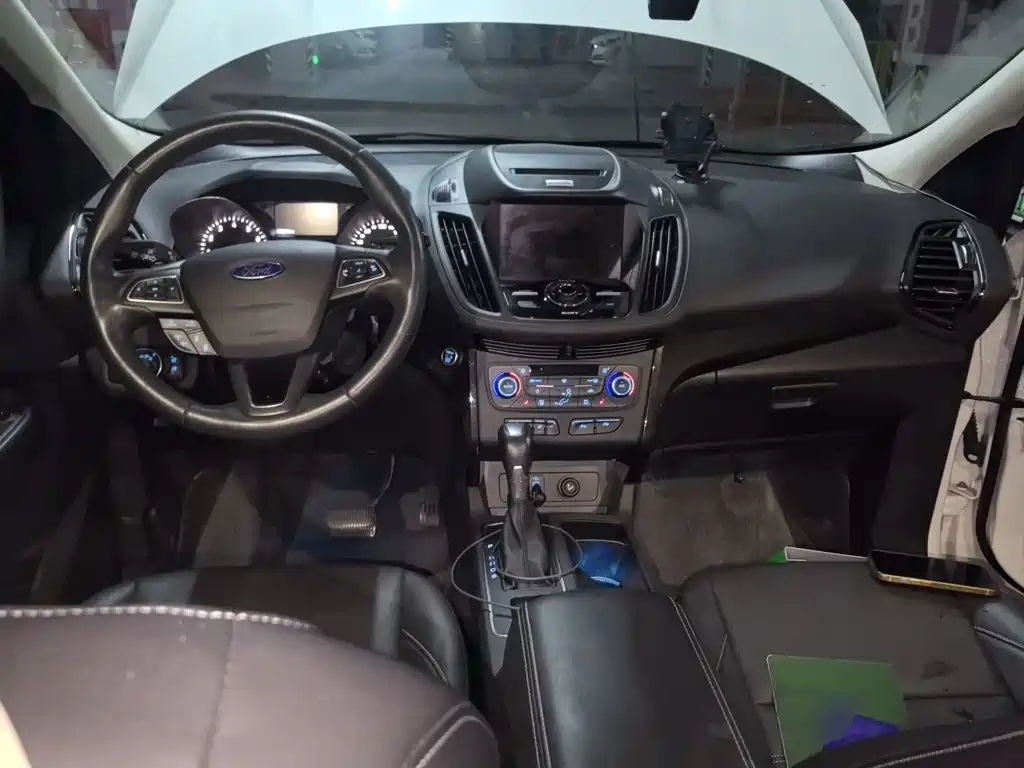 Photo 13 - Ford Kuga