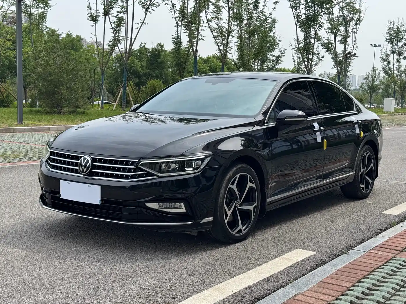 Volkswagen Magotan 2023 2 Million Units Anniversary Edition 330TSI DSG Leading Type