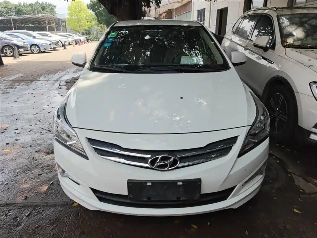 Hyundai Verna 2016 1.4L Automatic Smart GLS фото 3