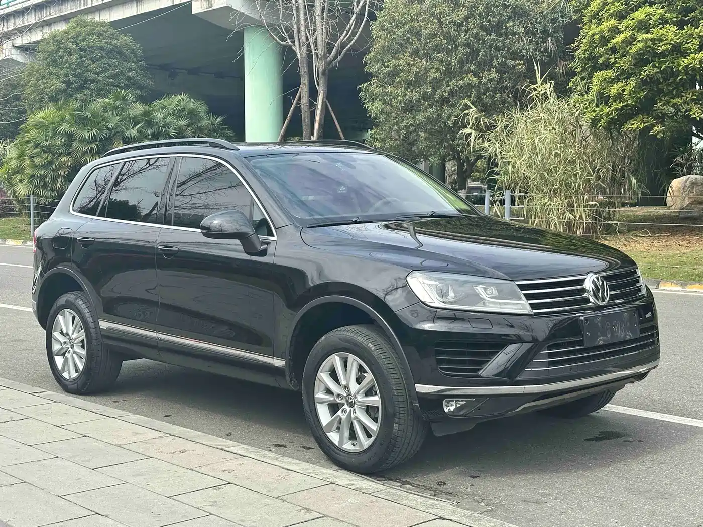 Volkswagen Touareg 2017 3.0TSI Explorer Edition фото 8
