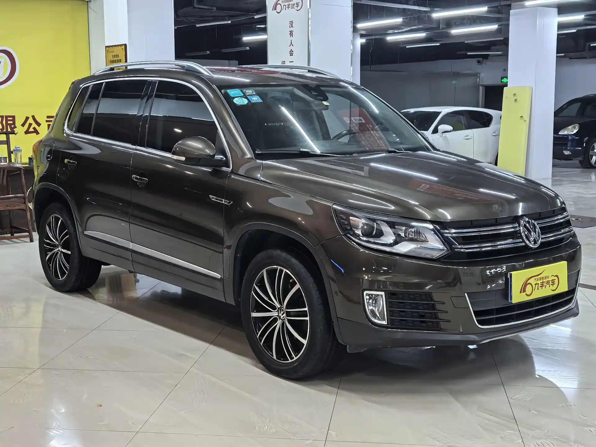 Фото 3 - Volkswagen Tiguan