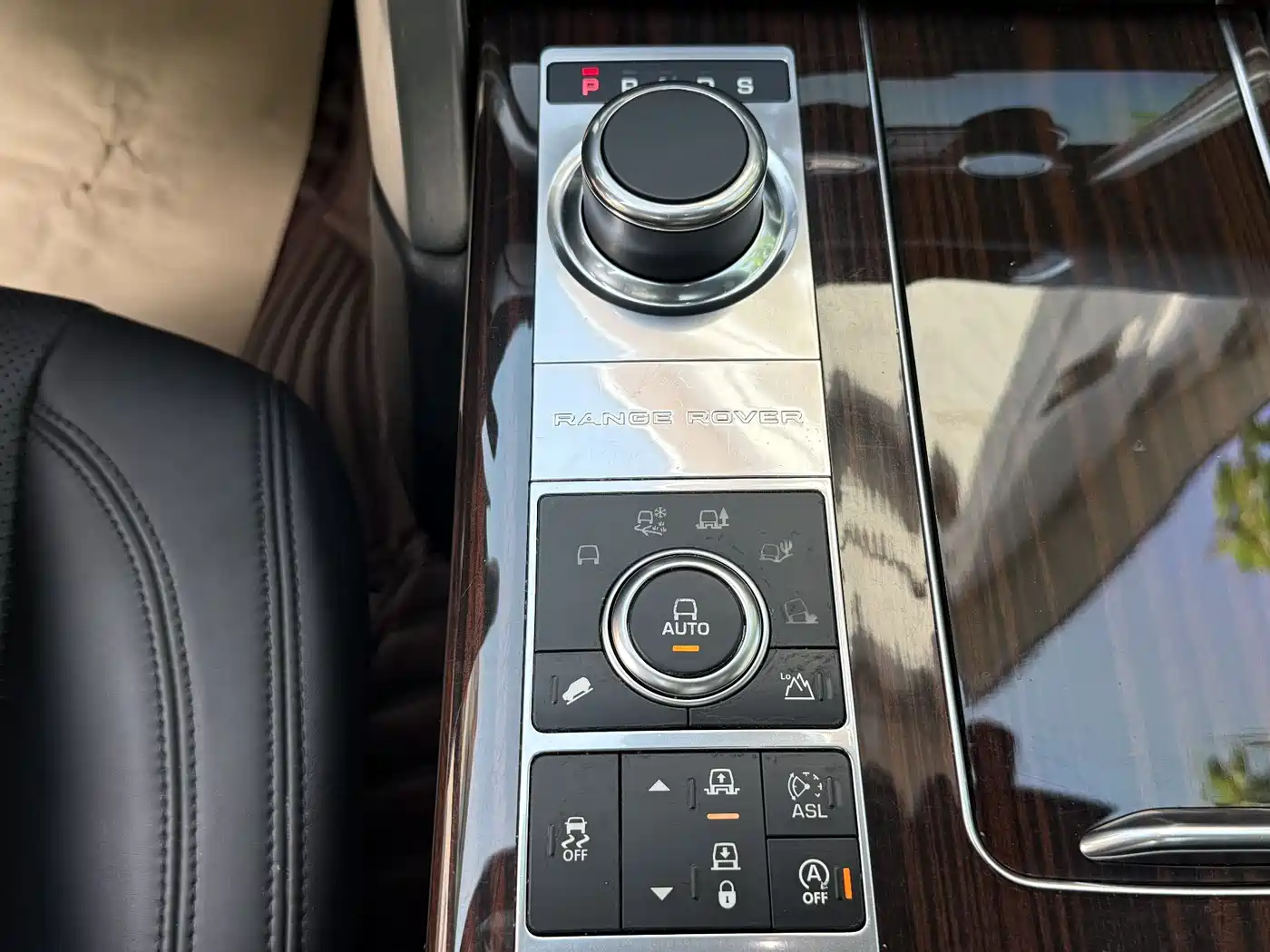 Land Rover Range Rover 2015 3.0 SC V6 Vogue фото 19