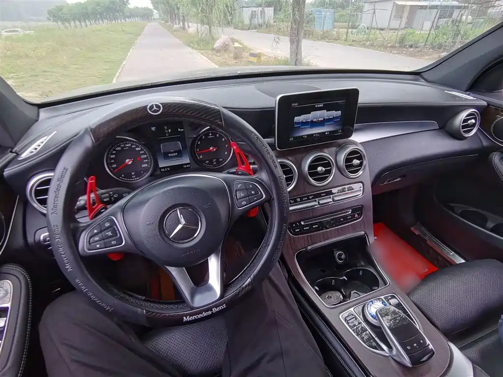 Mercedes-Benz GLC 2018 GLC 260 4MATIC Luxury фото 10