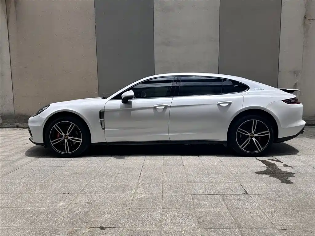Porsche Panamera 2017 Panamera 4 Executive Long Wheelbase 3.0T фото 3