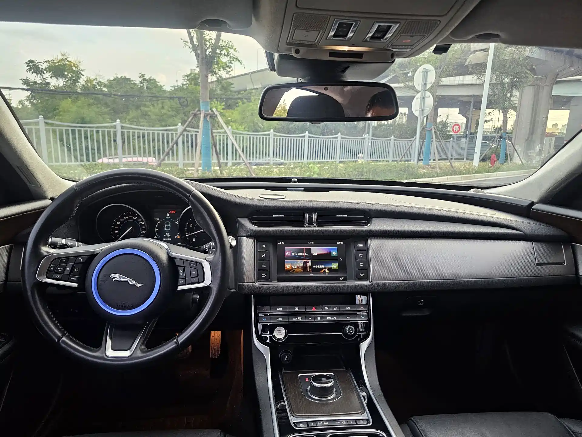 Фото 4 - Jaguar XFL