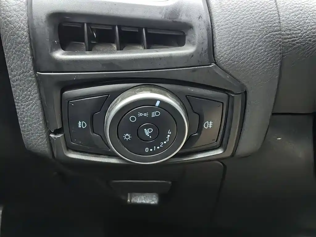 Photo 21 - Ford Focus