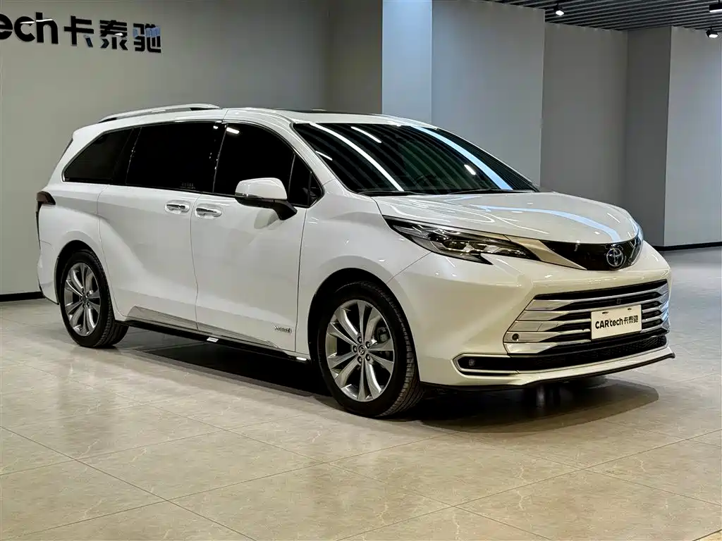 TOYOTA SIENNA
