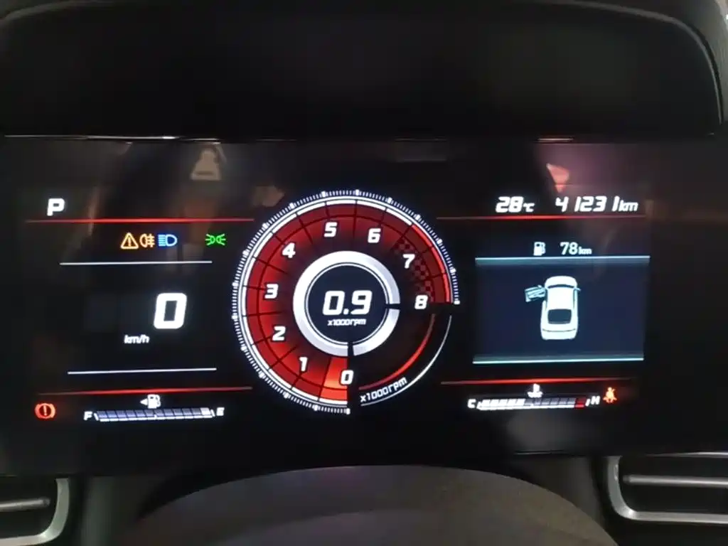 Hyundai Elantra 2021 1.5L CVT LUX Premium Edition фото 12