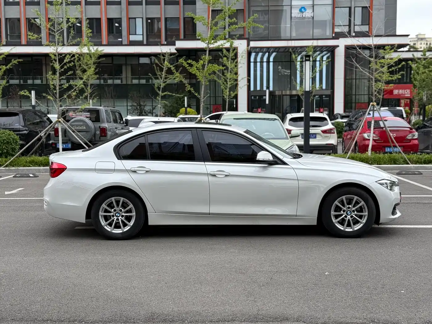 BMW 3 Series 2016 316i Fashion фото 14