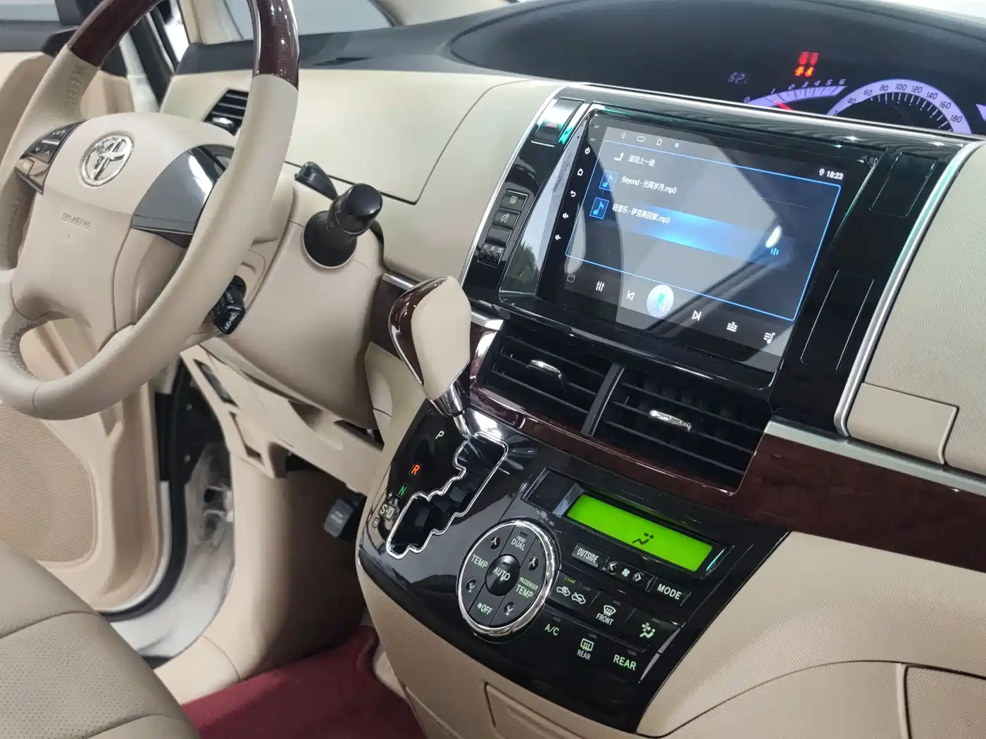 Toyota Previa 2012 2.4L 7-Seater Luxury Edition фото 15
