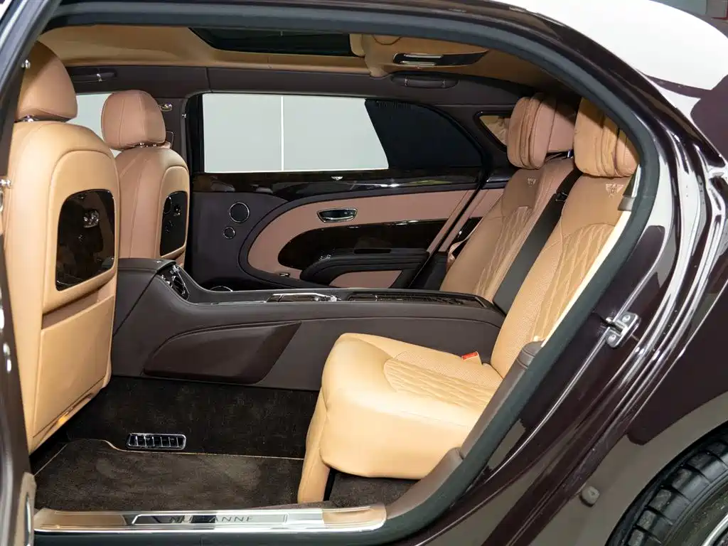 Bentley Mulsanne 2017 6.8T Long Wheelbase фото 10