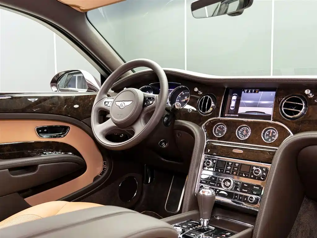 Bentley Mulsanne 2017 6.8T Long Wheelbase фото 19