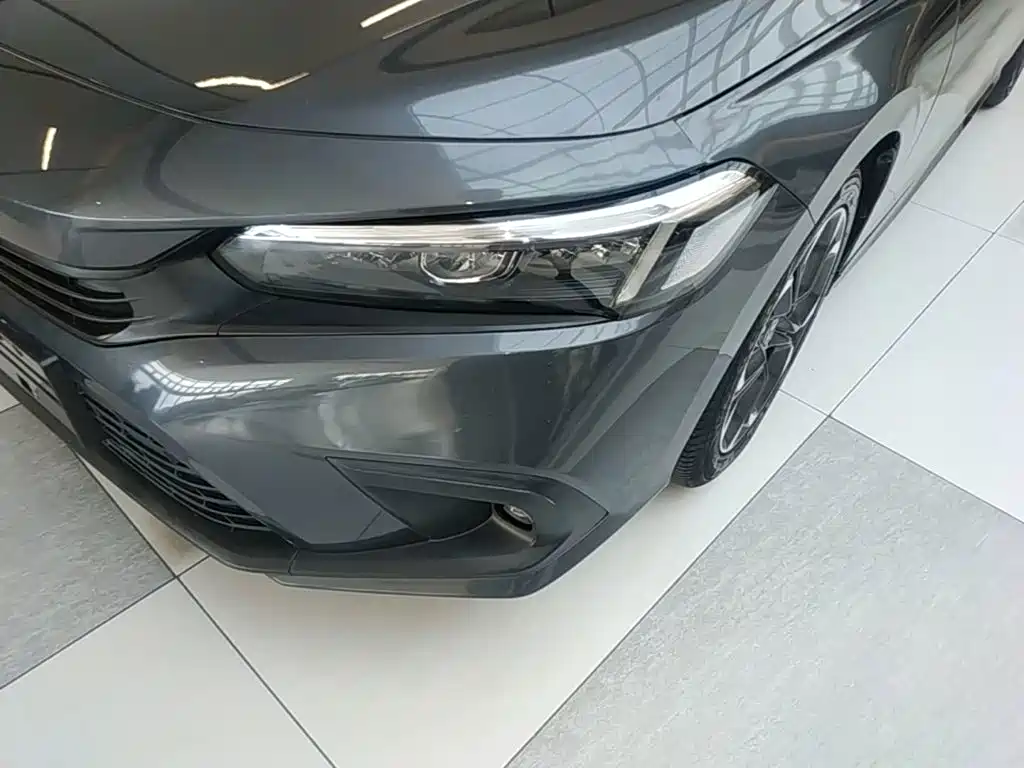 Фото 24 - Honda Civic