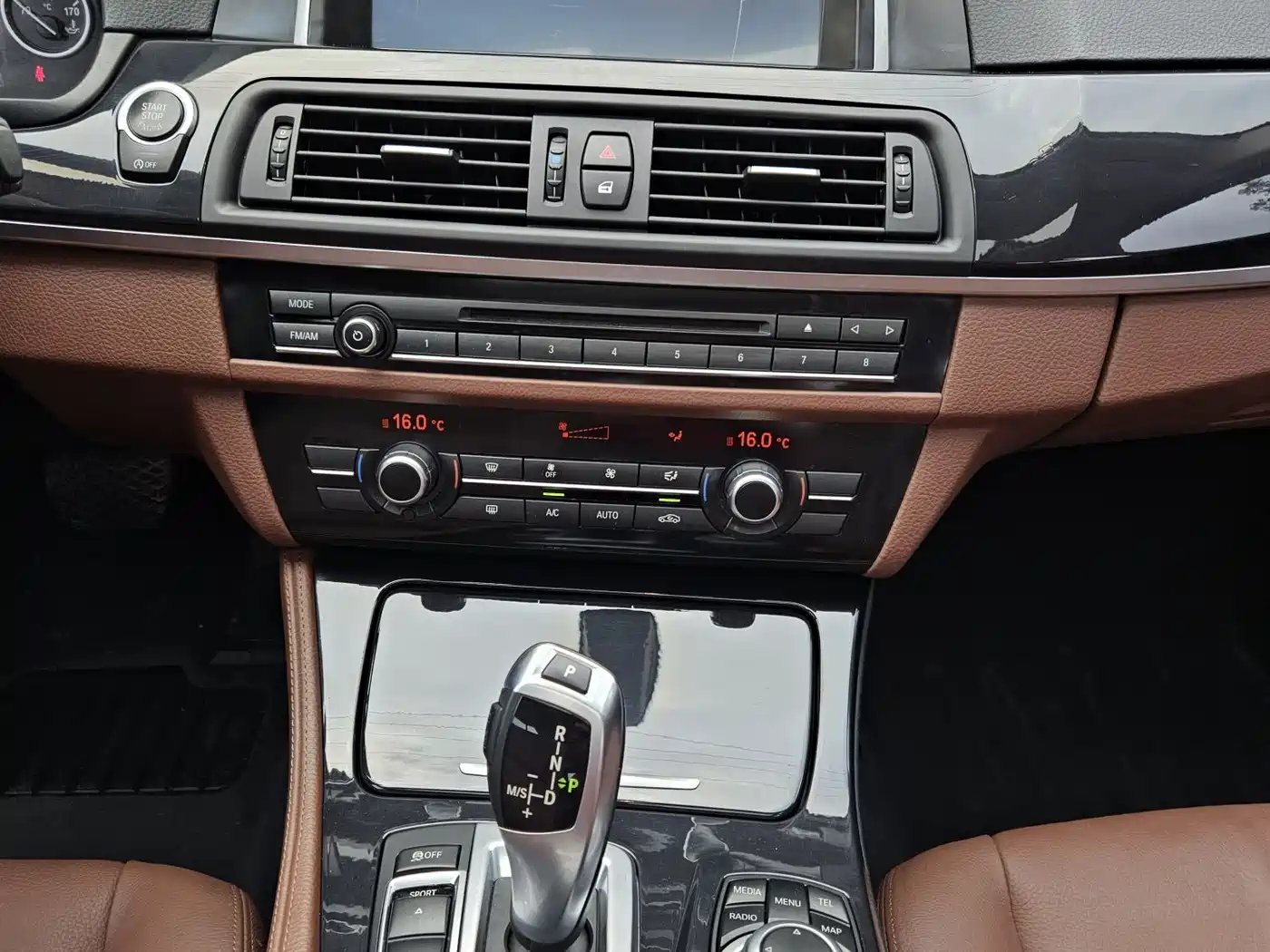 BMW 5 Series 2014 520Li Elegance фото 18