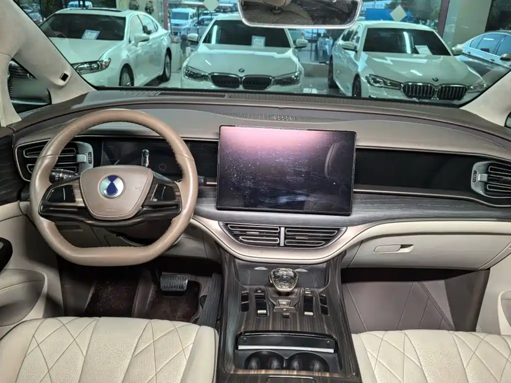 Denza D9 2023 2022 DM-i 970 AWD Flagship