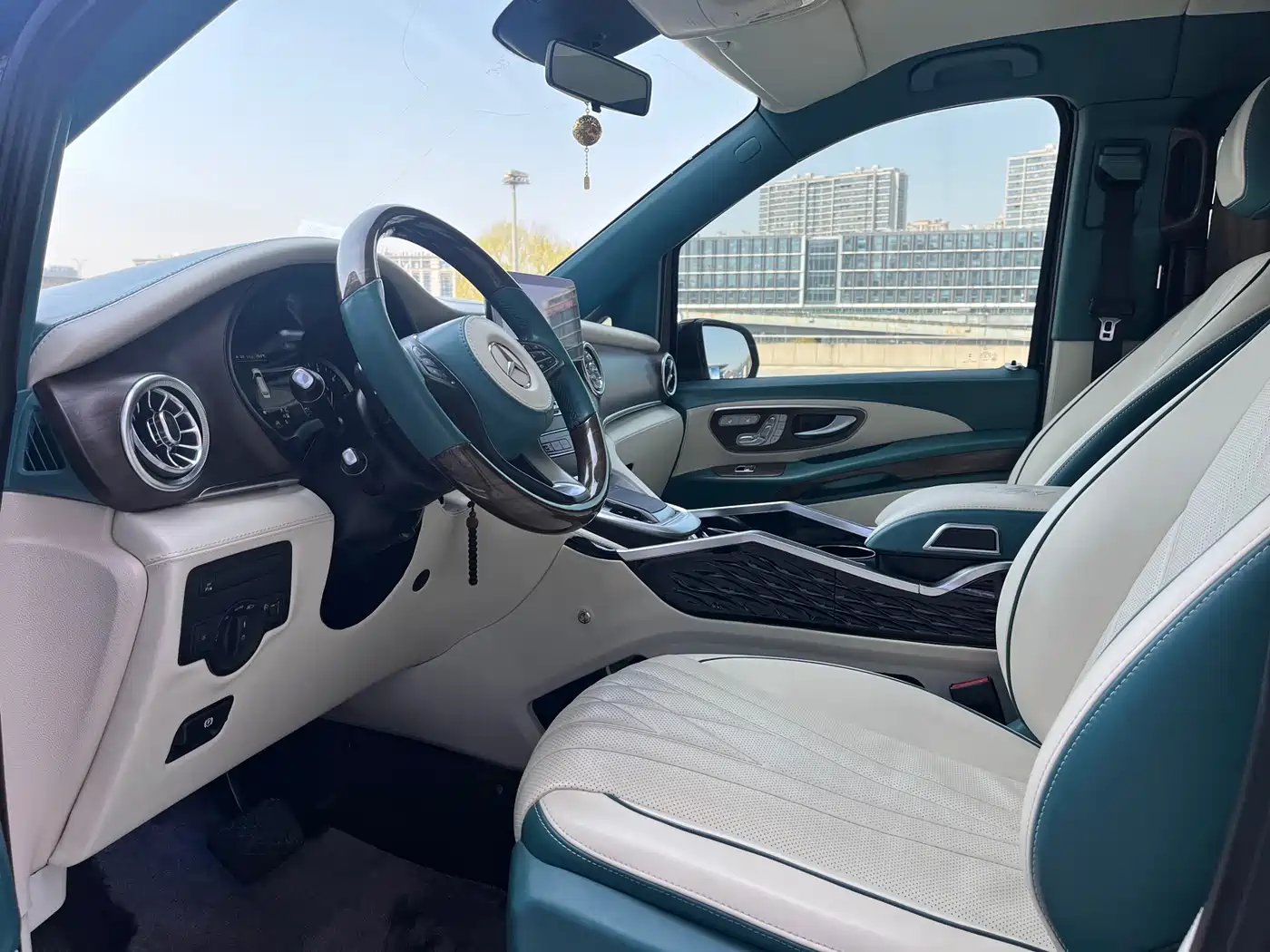 Mercedes-Benz Vito 2023 2.0T Business 7-Seater фото 7