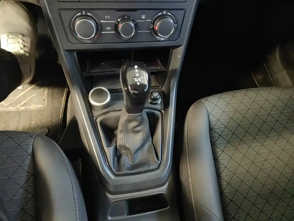 Volkswagen T-Cross 2019 1.5L Automatic Trend Edition фото 14