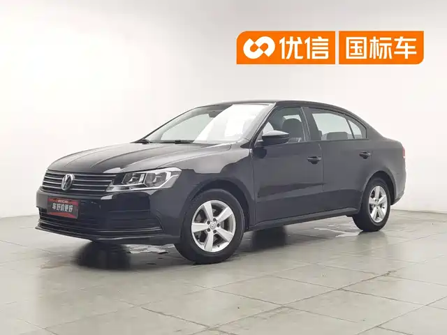 Volkswagen Lavida 2015 1.6L Automatic Trend Edition — фото 1