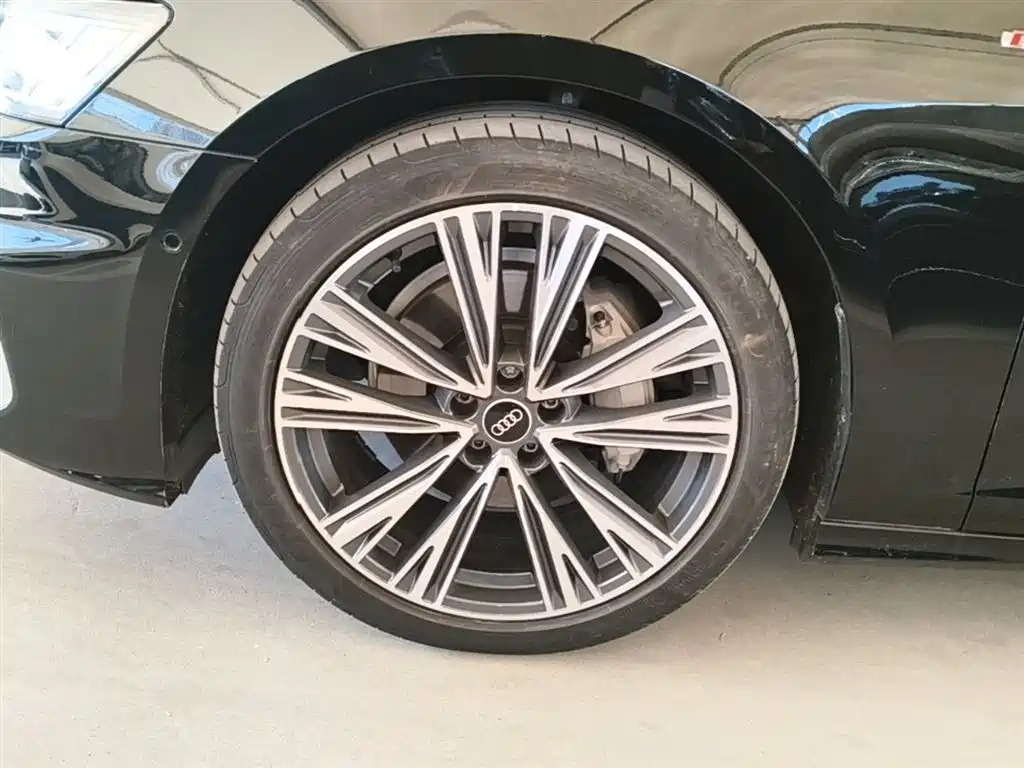 Audi A6L 2024 45 TFSI Premium Dynamic фото 23