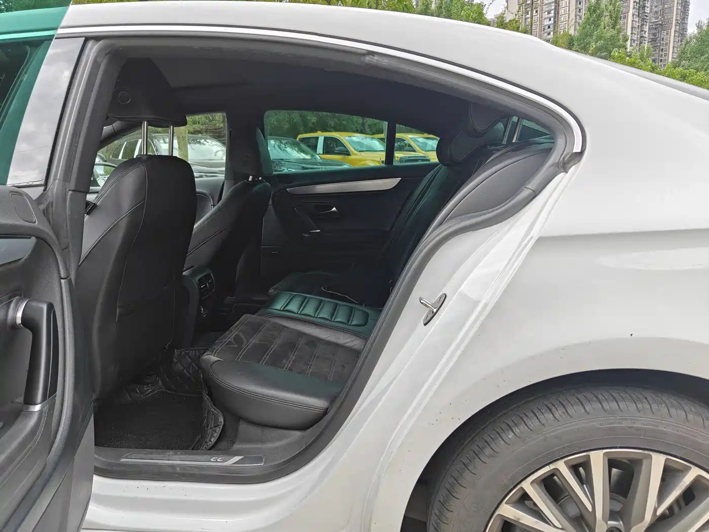 Volkswagen FAW-Volkswagen CC 2016 Model 1.8TSI Luxury фото 13