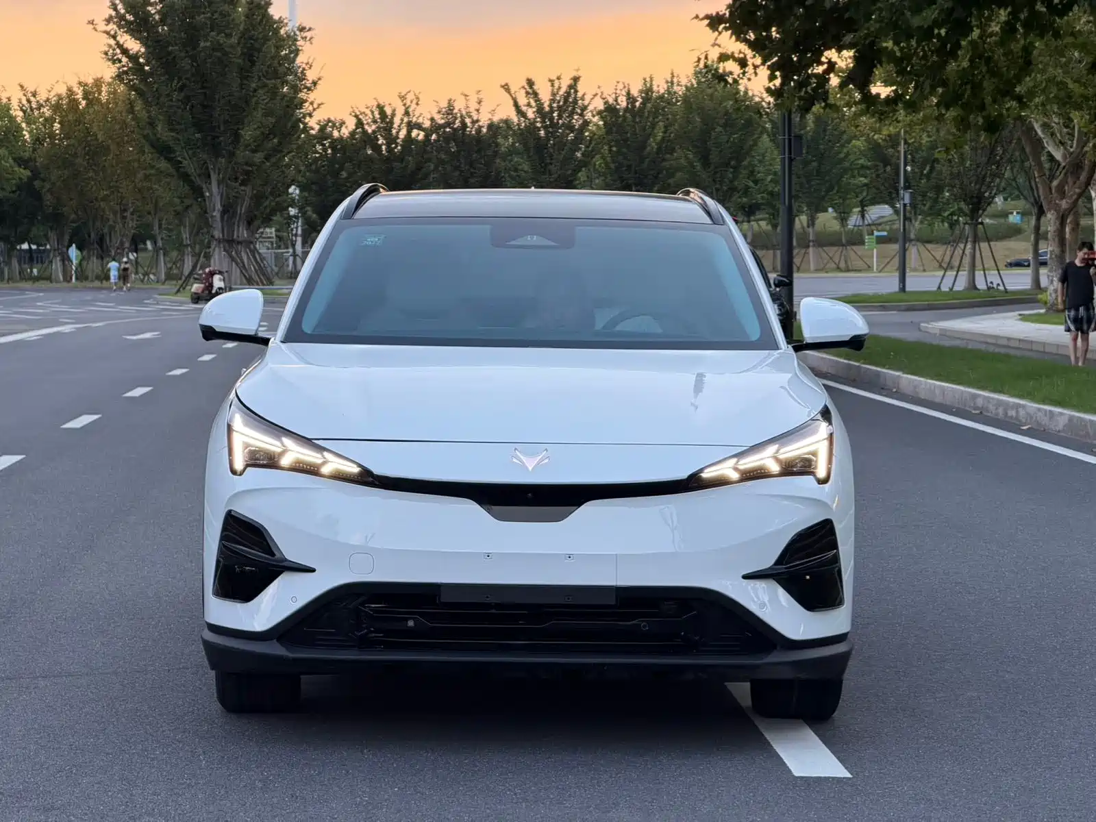 Фото 2 - ARCFOX Alpha T5