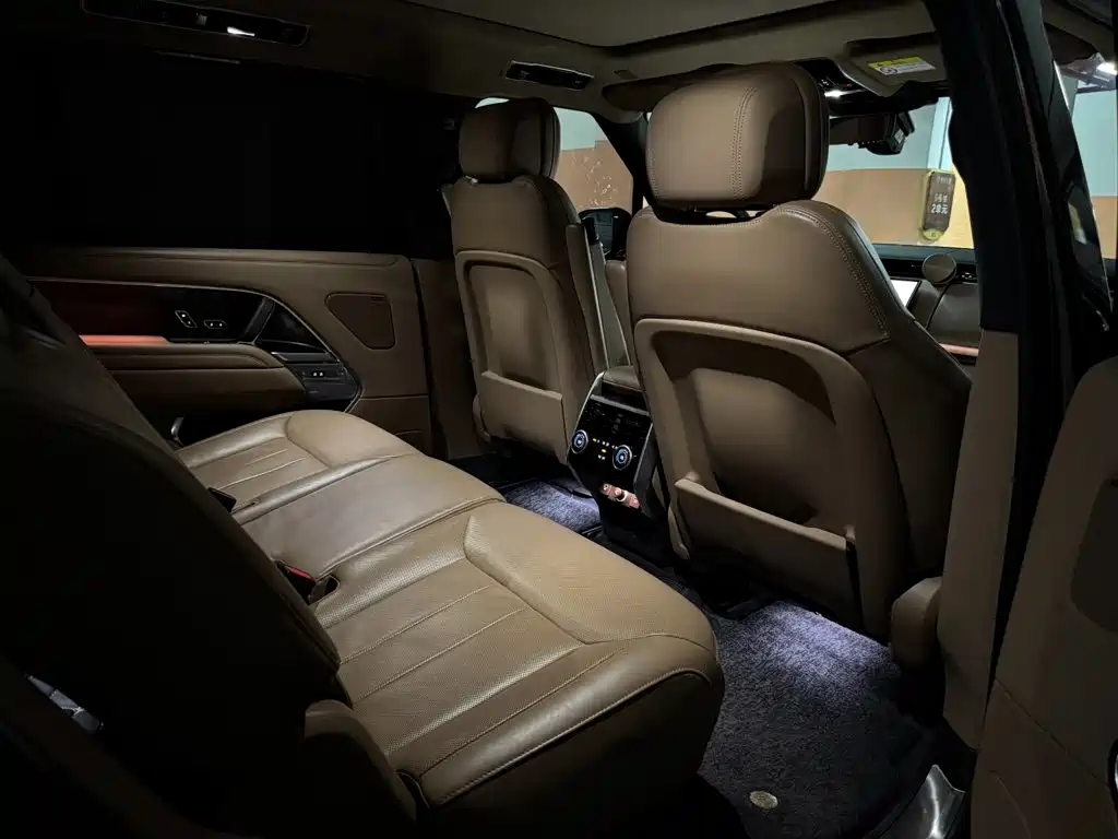 Land Rover Range Rover 2024 2024 3.0 L6 400PS Golden Age Extended 7-Seater