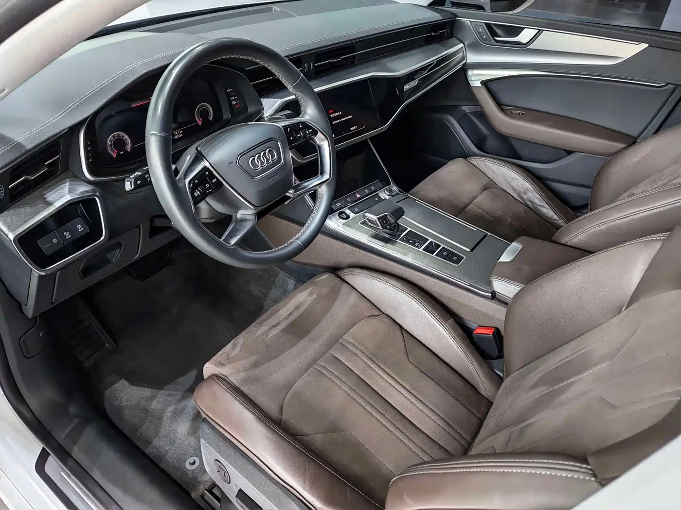 Фото 5 - Audi A7L