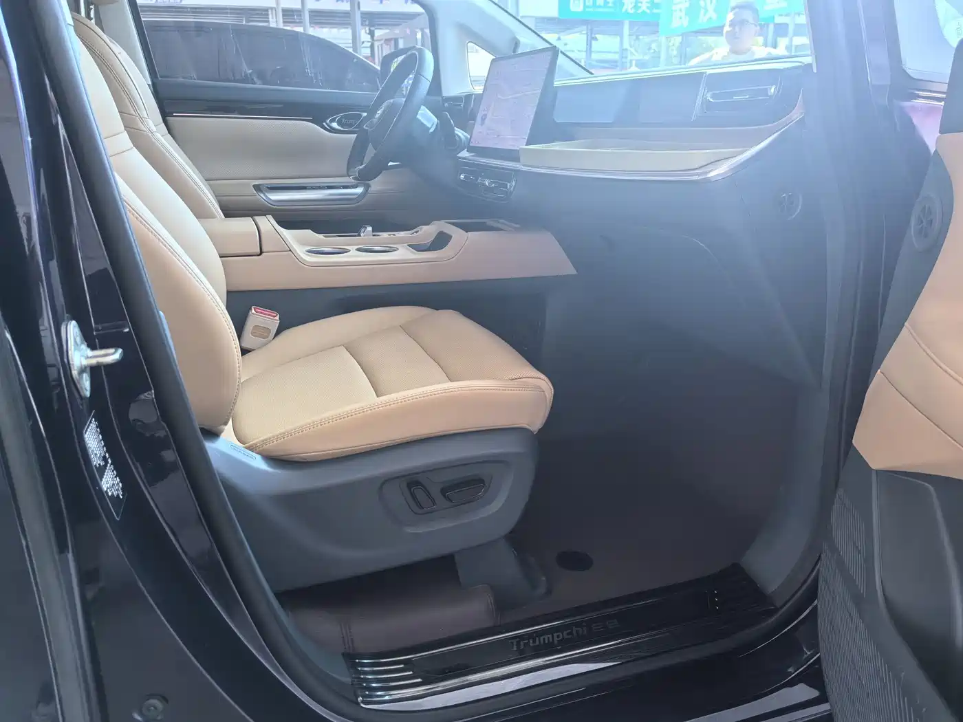 GAC Trumpchi Trumpchi E8 NEV 2024 Model 150km MAX фото 11