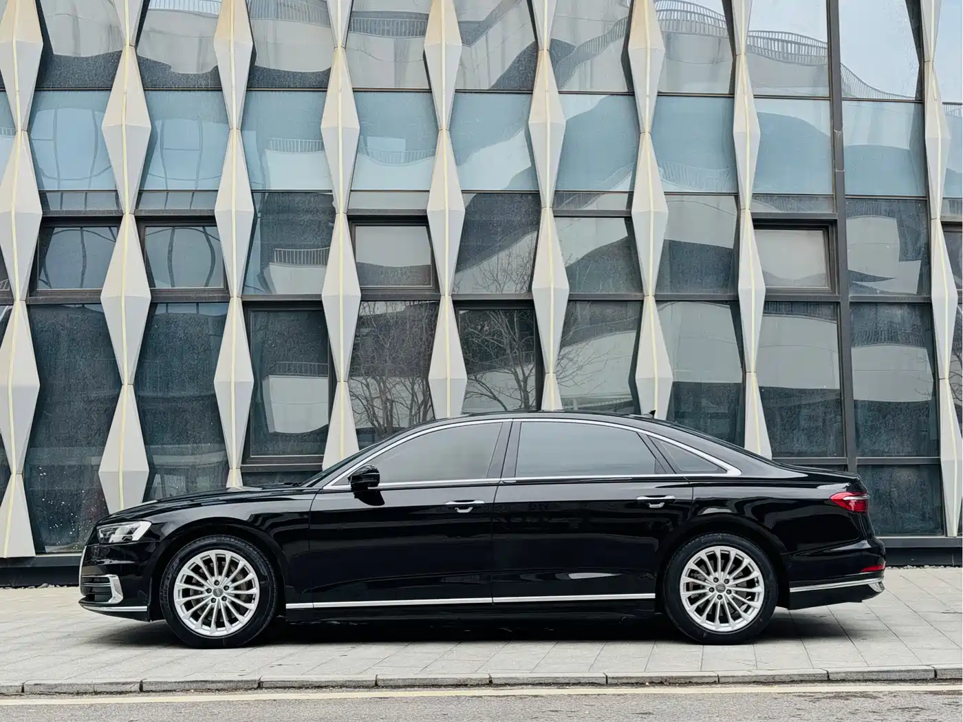 Audi A8 2018 A8L 55 TFSI quattro Launch Elite фото 3