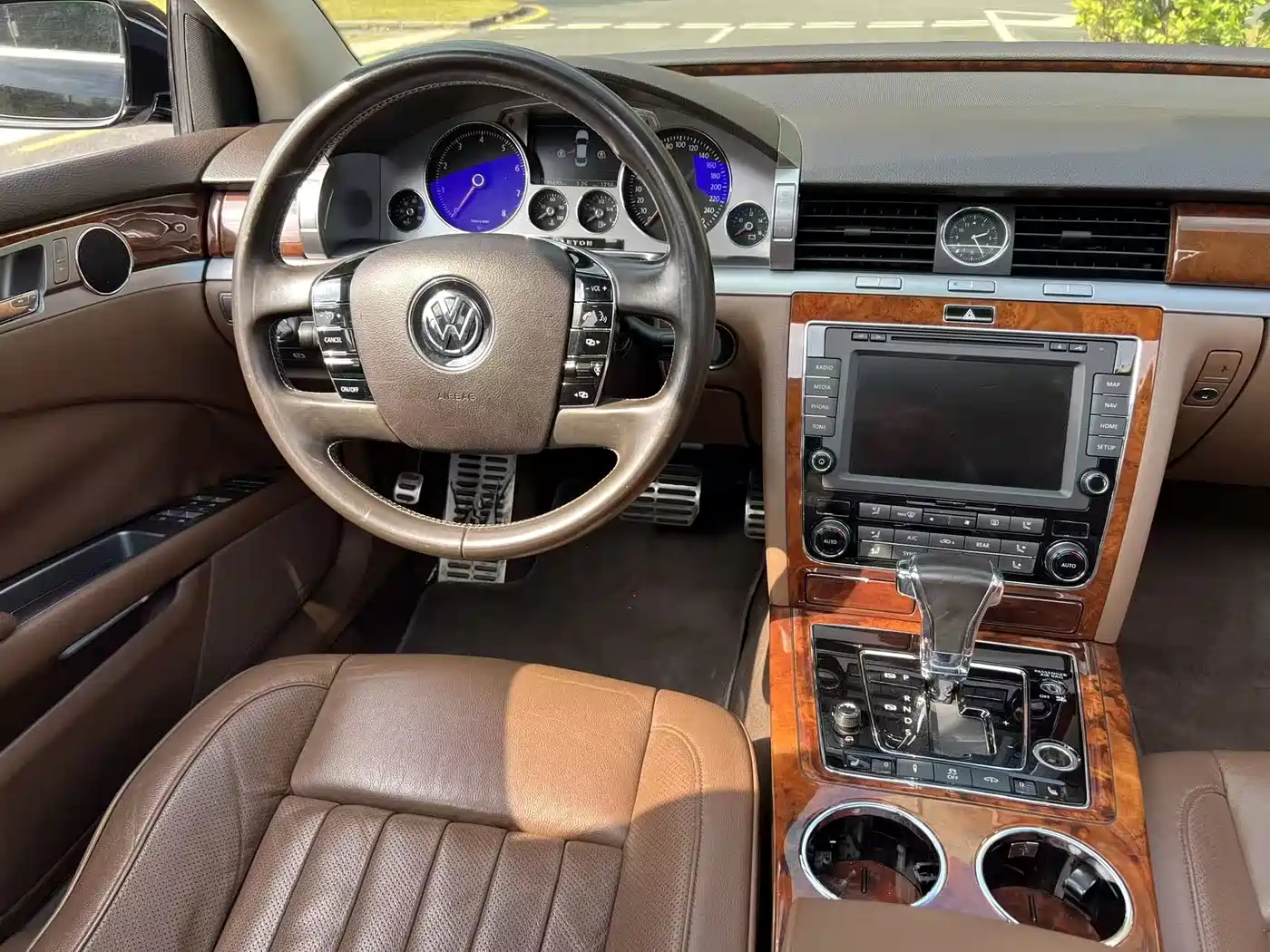 Volkswagen Phaeton 2014 3.0L Business Edition фото 13