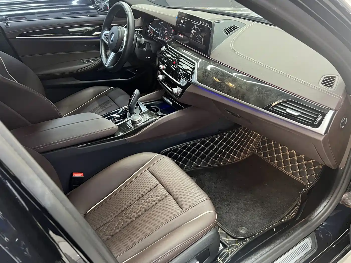 BMW 5 Series 2022 525Li M Sport Package фото 3