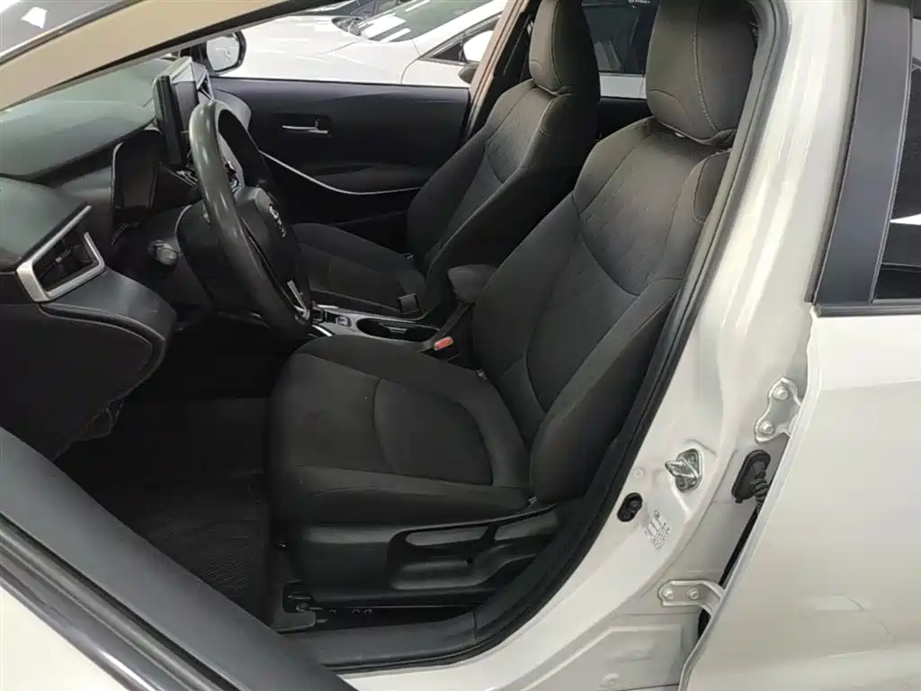 Toyota Corolla 2022 Hybrid 1.8L E-CVT Pioneer Edition фото 15
